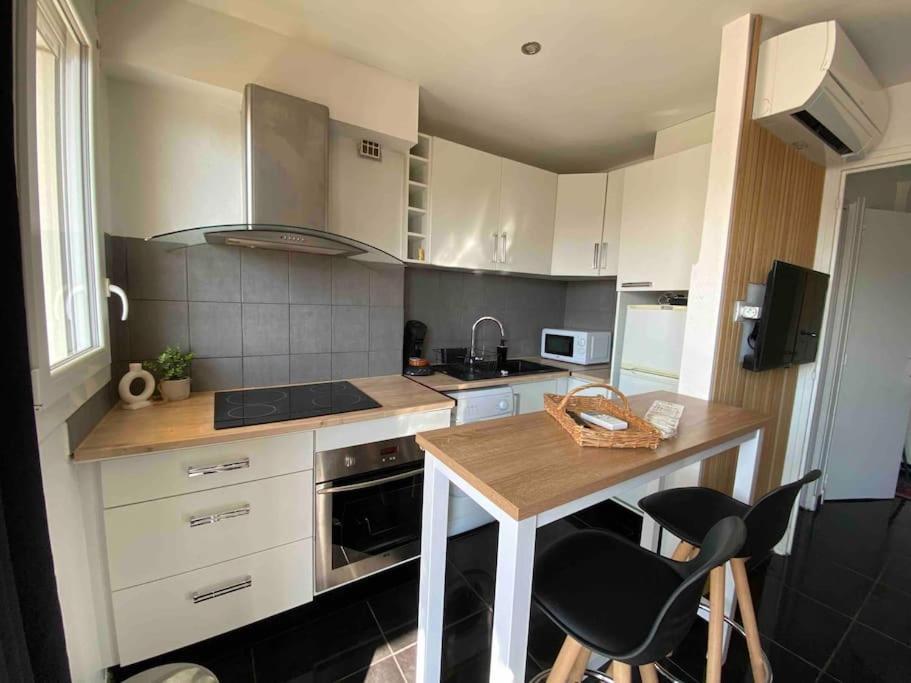 Apartment T2 Calme - Centre De - Parking - Clim *