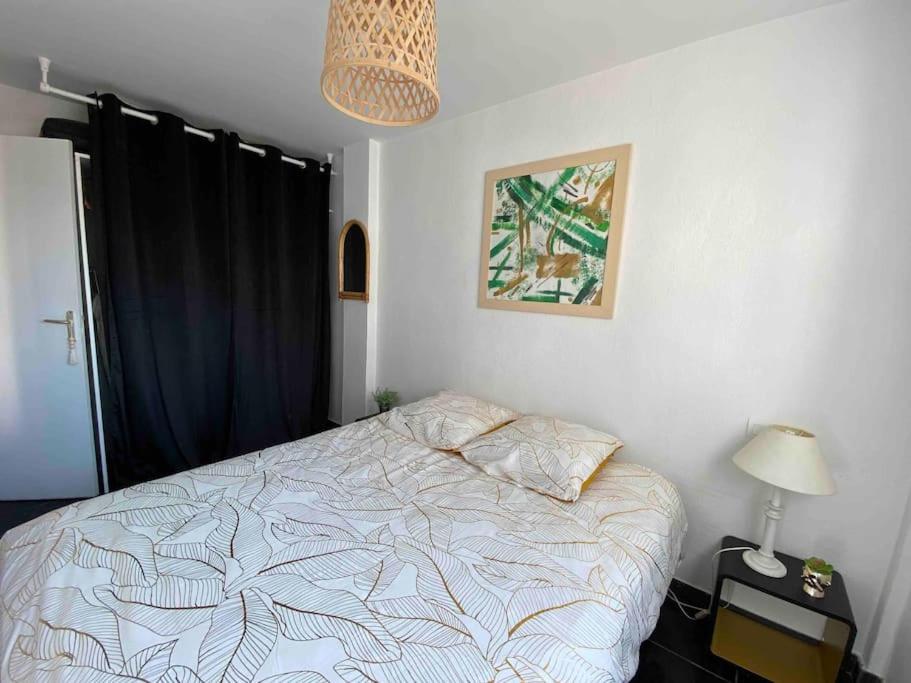 Apartment T2 Calme - Centre De - Parking - Clim